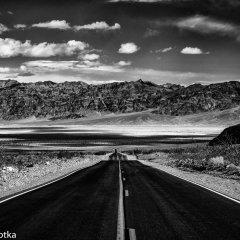 _JDL0337 Coming into Death Valley V2 Monochrome _