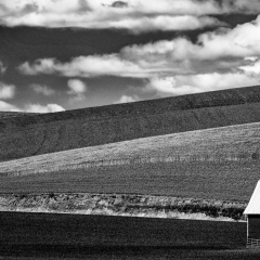 Red Barn Cropped  no wire monochrome 2018-06-30 11-24-08 (B,Radius8,Smoothing4)